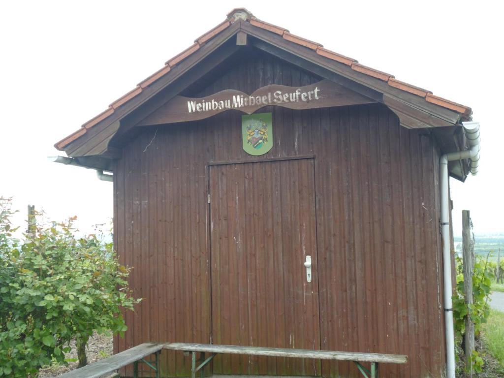 Hotel Garni Zum Hirschen Iphofen Bagian luar foto